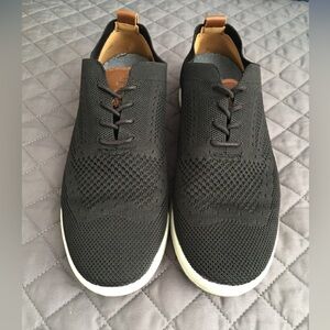 NWT Izod Black Breeze Shoes.